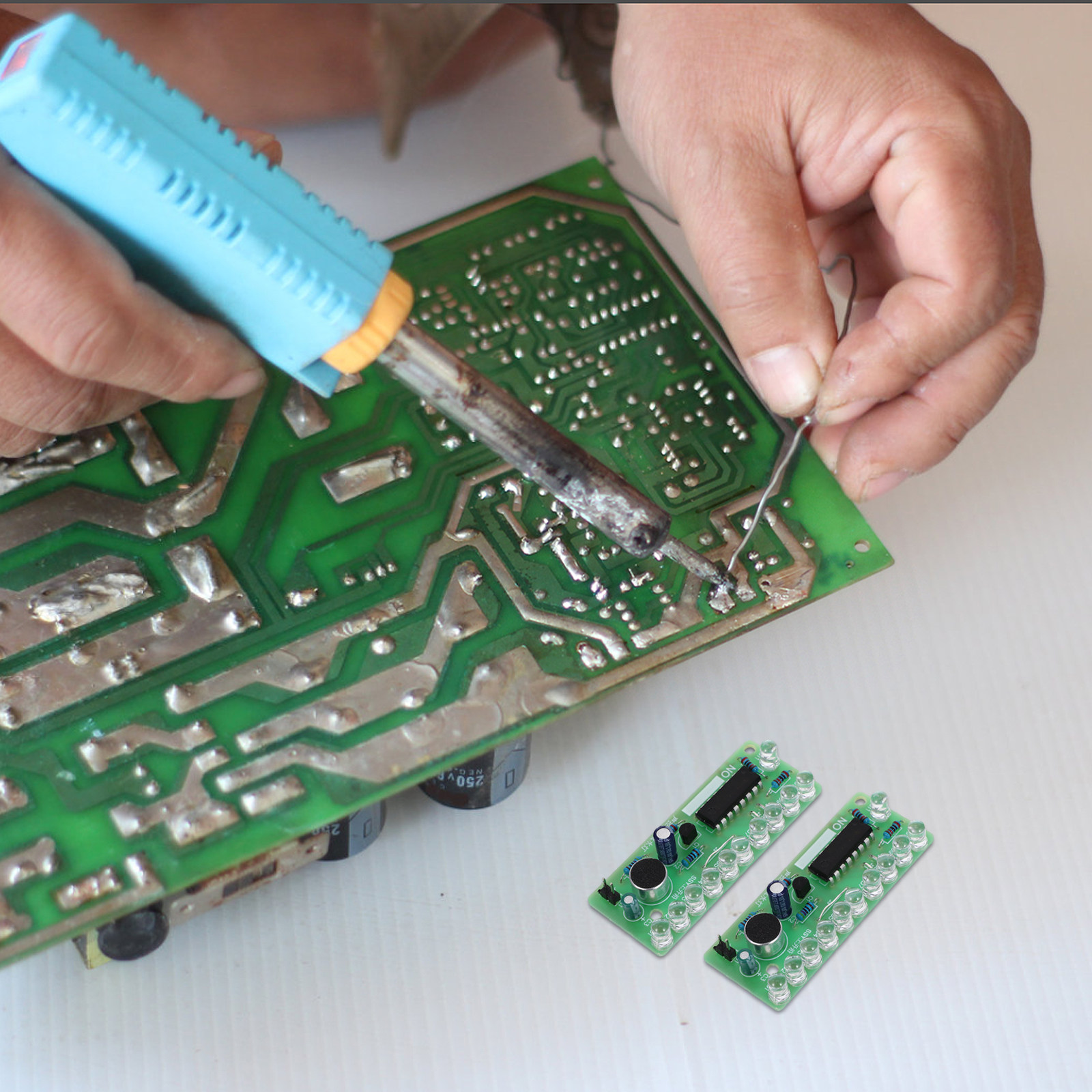 Diy Electronics Board - 2-teiliges LED-Fließlicht-Lötset mit Tonsteuerung für Jugendliche